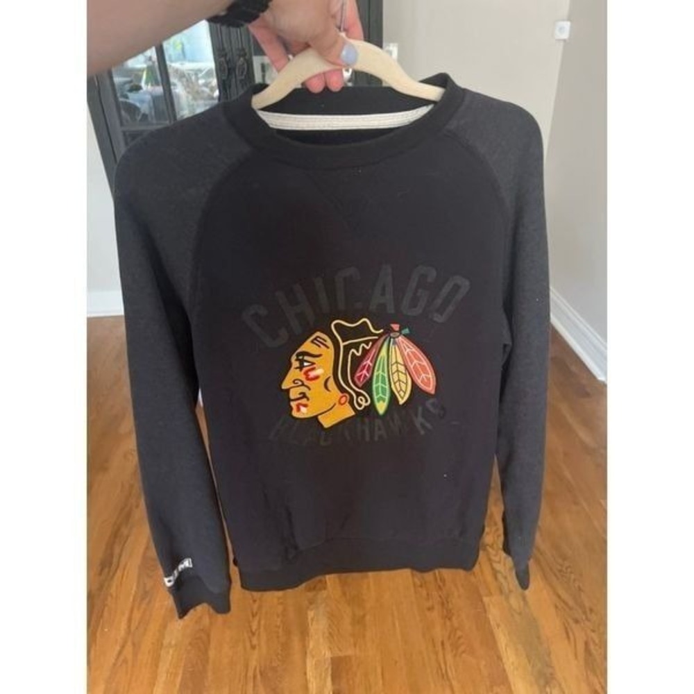 CCM Blackhawk men's small‎ sweatshirt